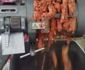 deboning-chicken-neck